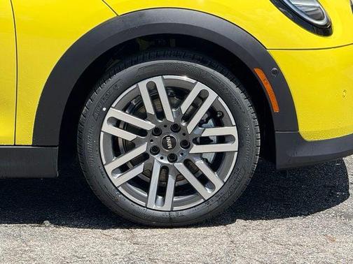 Sunny Side Yellow 2026 MINI Hardtop Oxford Edition