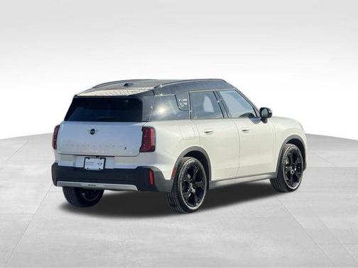 Nanuq White Metallic 2025 MINI Countryman Cooper S ALL4