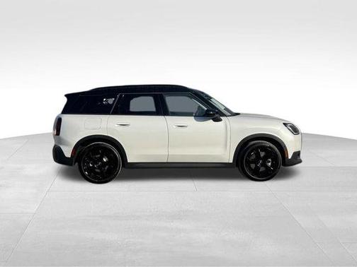 Nanuq White Metallic 2025 MINI Countryman Cooper S ALL4