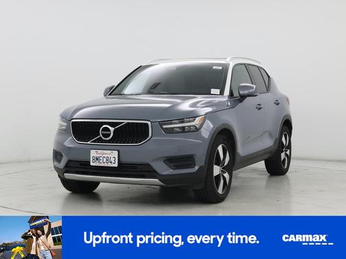 Blue 2020 Volvo XC40 T5 Momentum
