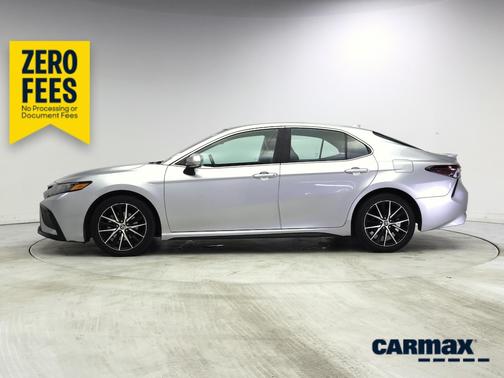 Silver 2021 Toyota Camry SE