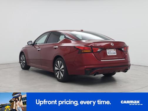 Red 2022 Nissan Altima SL