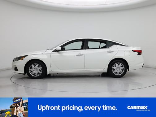 White 2022 Nissan Altima S