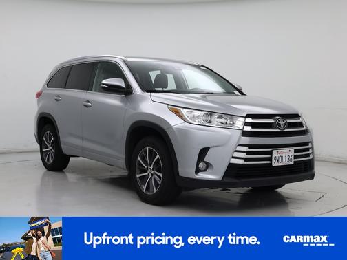 Silver 2018 Toyota Highlander XLE