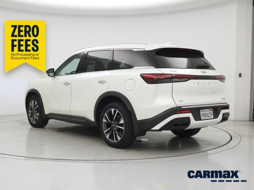 White 2023 INFINITI QX60 Luxe