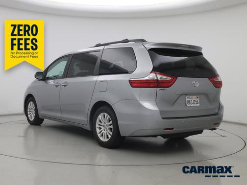 Silver 2017 Toyota Sienna XLE Premium