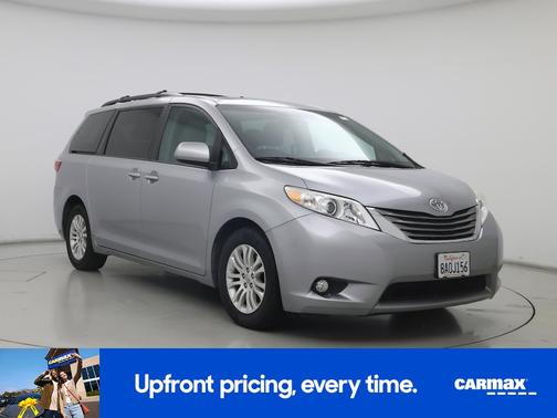 Silver 2017 Toyota Sienna XLE Premium