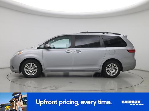 Silver 2017 Toyota Sienna XLE Premium