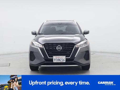 Gray 2022 Nissan Kicks SV