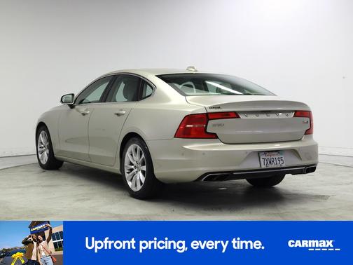 Tan 2017 Volvo S90 T6 Momentum