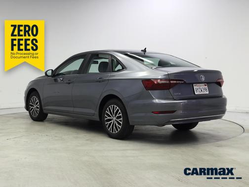 Gray 2021 Volkswagen Jetta SE