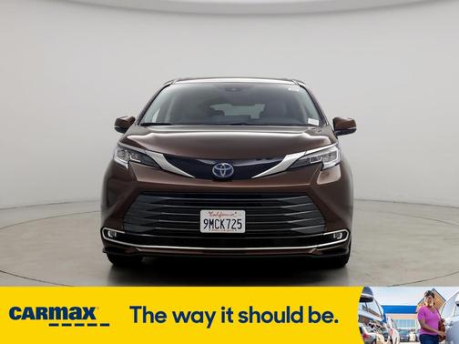 2023 Toyota Sienna Limited