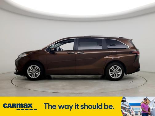 2023 Toyota Sienna Limited