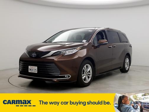 2023 Toyota Sienna Limited