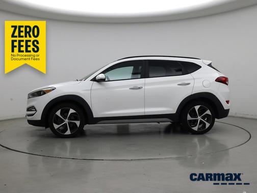 White 2018 Hyundai TUCSON Limited