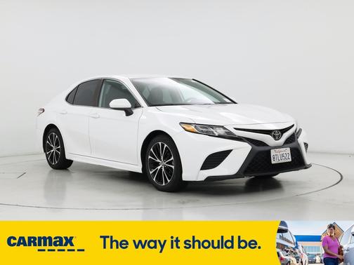 2020 Toyota Camry SE