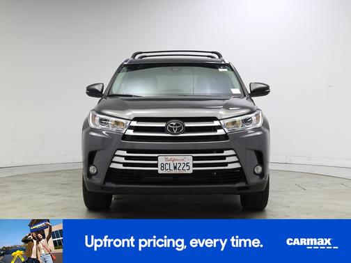 Gray 2018 Toyota Highlander XLE