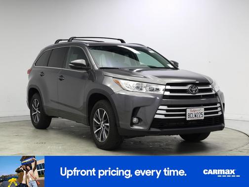 Gray 2018 Toyota Highlander XLE