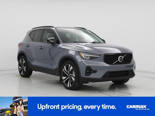 Gray 2023 Volvo XC40 B5 Plus Dark Theme