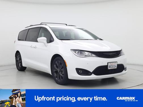 White 2020 Chrysler Pacifica Touring L