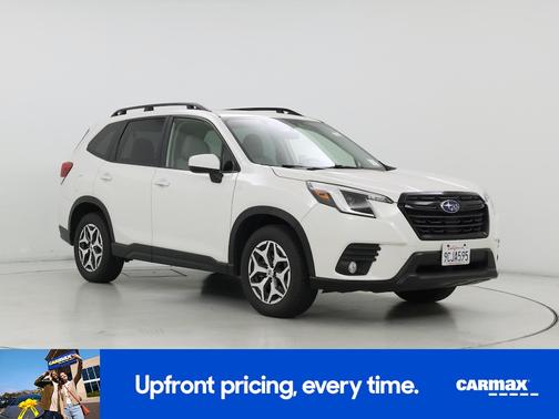 White 2022 Subaru Forester Premium