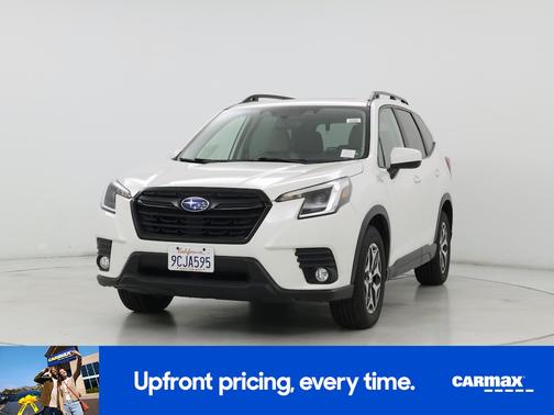 White 2022 Subaru Forester Premium