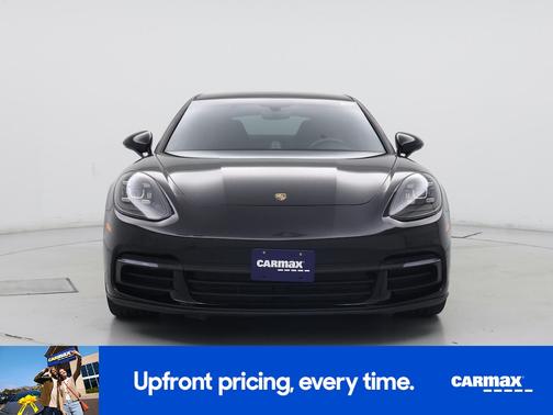 2018 Porsche Panamera 