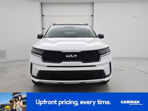 White 2022 Kia Sorento S