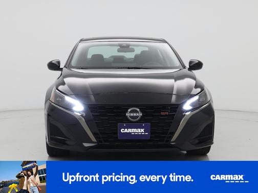 Black 2023 Nissan Altima SR