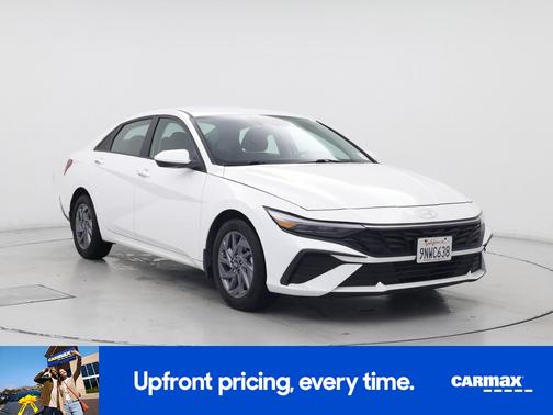 White 2024 Hyundai ELANTRA SEL
