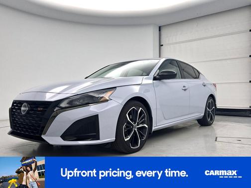 Gray 2023 Nissan Altima SR