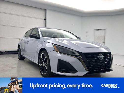 Gray 2023 Nissan Altima SR