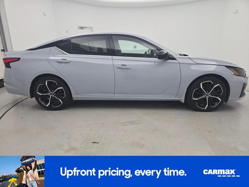 Gray 2023 Nissan Altima SR