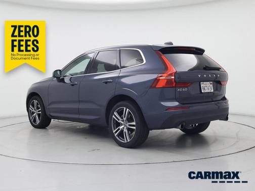 Blue 2021 Volvo XC60 T5 Momentum