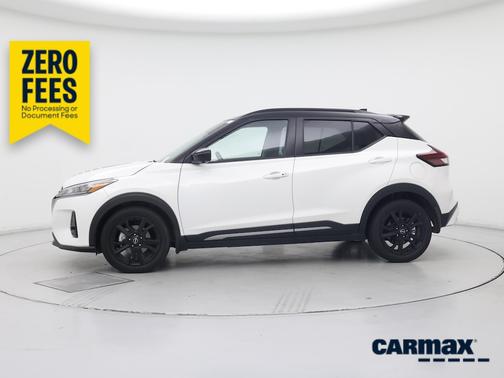 White 2024 Nissan Kicks SR