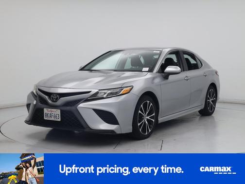 Silver 2019 Toyota Camry SE