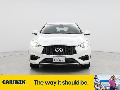 2018 INFINITI QX30 Luxury