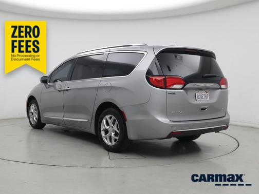 Silver 2017 Chrysler Pacifica Limited