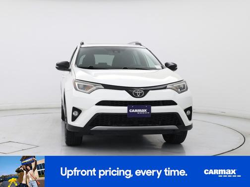 White 2018 Toyota RAV4 SE