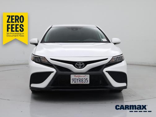 White 2023 Toyota Camry SE