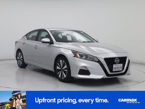 Silver 2022 Nissan Altima SV