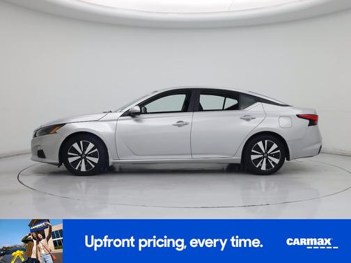 Silver 2022 Nissan Altima SV