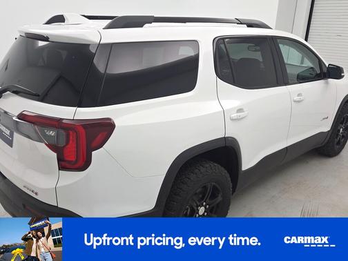White 2023 GMC Acadia AT4