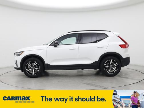 2024 Volvo XC40 B5 Core Bright Theme