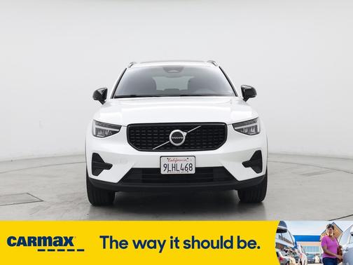 2024 Volvo XC40 B5 Core Bright Theme