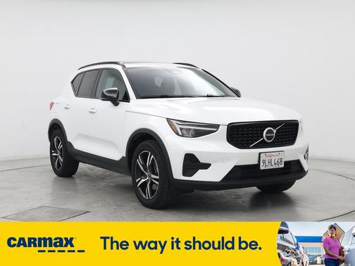2024 Volvo XC40 B5 Core Bright Theme