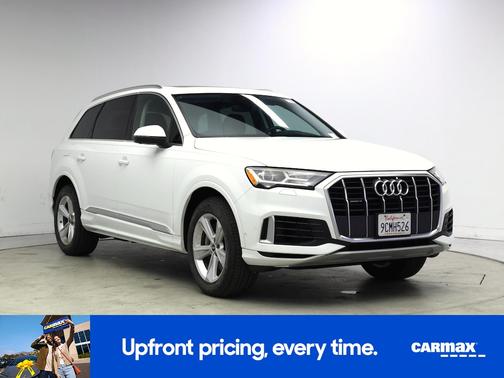 White 2022 Audi Q7 Premium