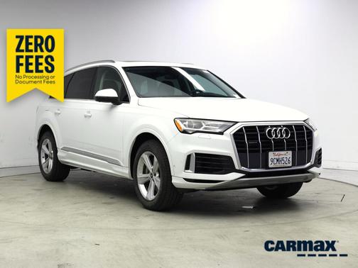 White 2022 Audi Q7 Premium