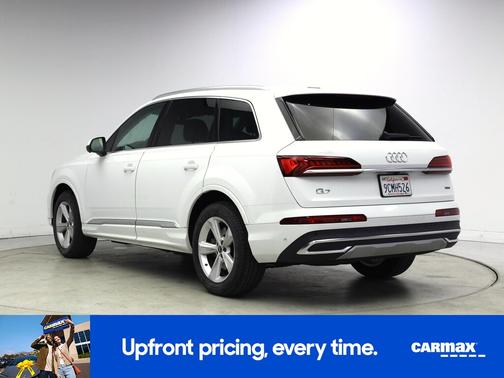 White 2022 Audi Q7 Premium