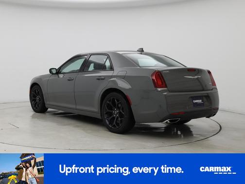 2019 Chrysler 300 Touring